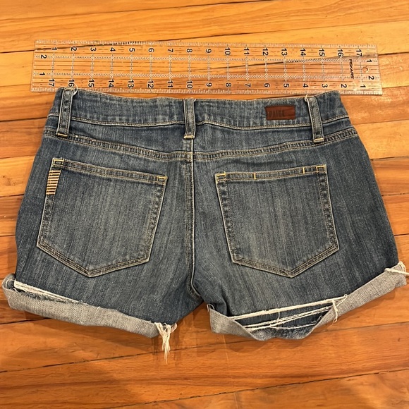 Adorable Short Shorts Paige Denim - Picture 4 of 6